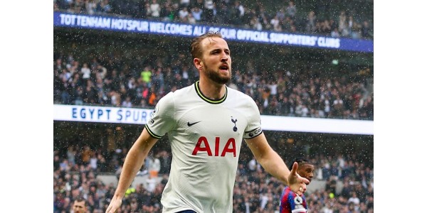 Harry Kane har kanskje tenkt å bli i Tottenham Hotspur
